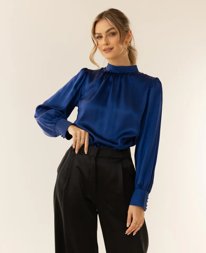 Rollkragenbluse aus Seide - royal blue